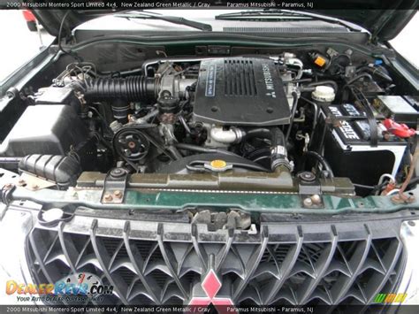 2000 Mitsubishi Montero engine