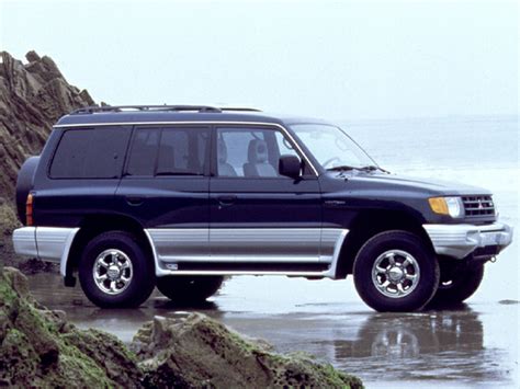 2000 Mitsubishi Montero photo