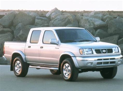 2000 Nissan Crew cab photo