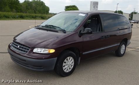 2000 Plymouth Grand voyager photo