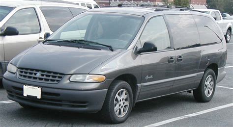 2000 Plymouth Grand voyager photo