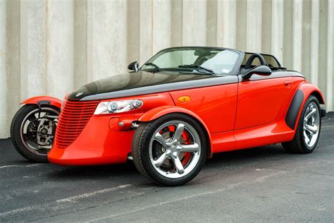 2000 Plymouth Prowler photo