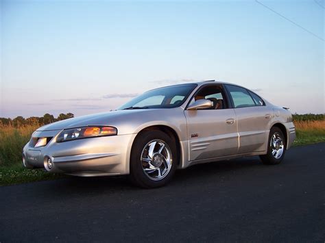 2000 Pontiac Bonneville photo