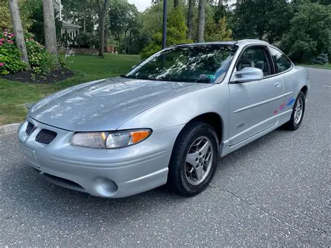 2000 Pontiac Grand prix photo