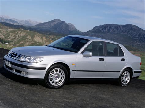 2000 Saab 9-5 photo