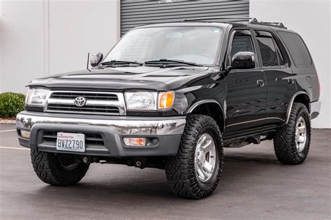 2000 Toyota 4 runner photo