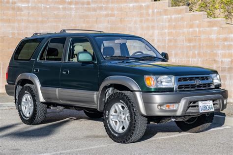 2000 Toyota 4 runner photo