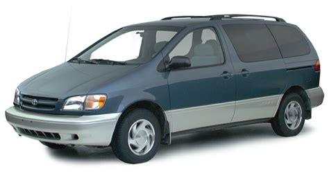 2000 Toyota Sienna photo