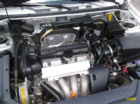 2000 Volvo S40 engine