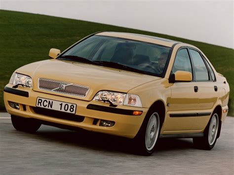 2000 Volvo S40 photo