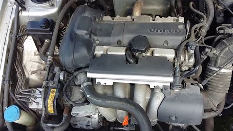 2000 Volvo V40 engine