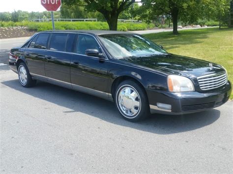 2001 Cadillac Limousine photo