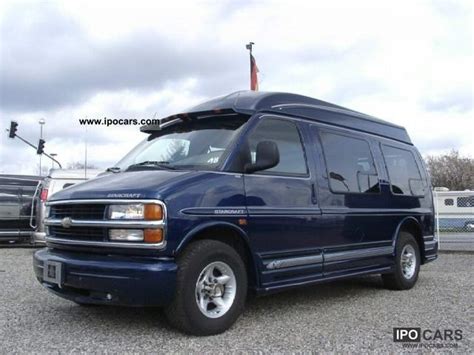 2001 Chevrolet Chevy van photo