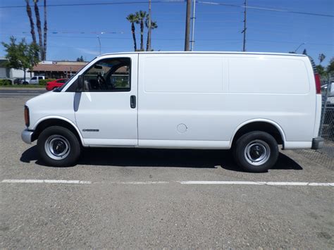 2001 Chevrolet Chevy van photo