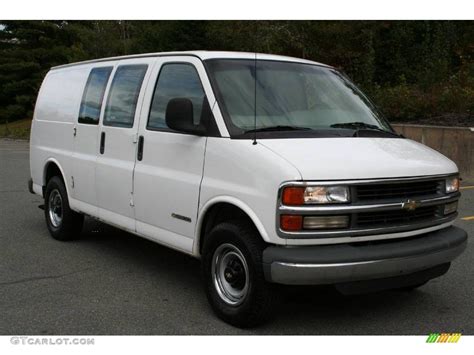 2001 Chevrolet Express 3500 photo