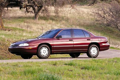 2001 Chevrolet Lumina photo