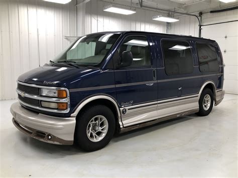 2001 Chevrolet M van photo