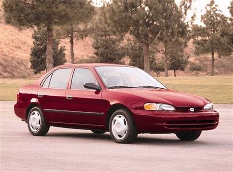 2001 Chevrolet Prizm photo