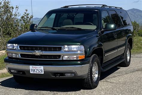 2001 Chevrolet Suburban 1500 photo