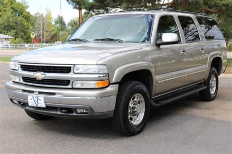 2001 Chevrolet Suburban 2500 photo