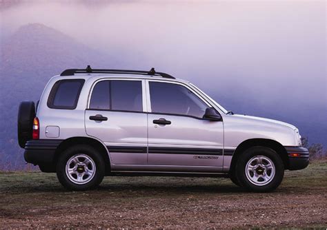 2001 Chevrolet Tracker photo