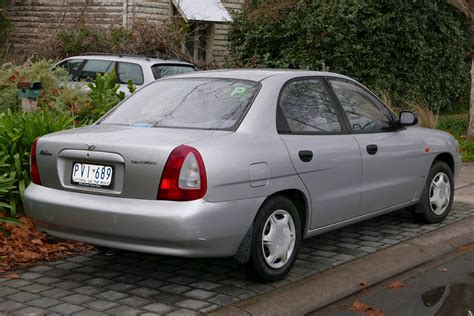 2001 Daewoo Nubira photo