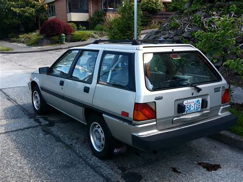 2001 Dodge Colt vista