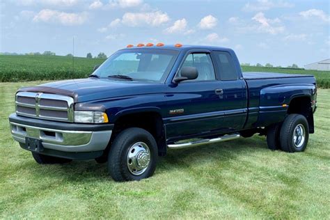 2001 Dodge Ram 3500 photo