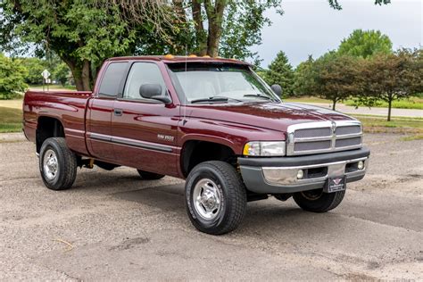 2001 Dodge Ram quad cab photo