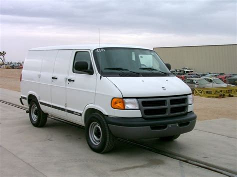 2001 Dodge Ram van engine