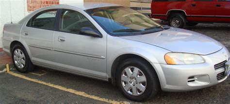 2001 Dodge Stratus photo