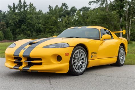 2001 Dodge Viper gts engine