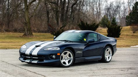 2001 Dodge Viper gts photo