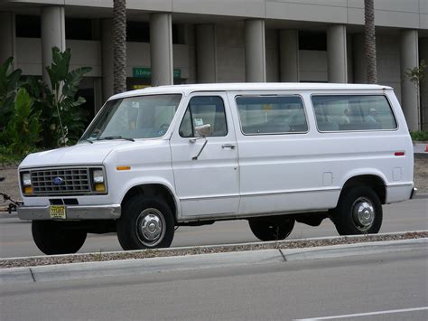 2001 Ford Club wagon photo