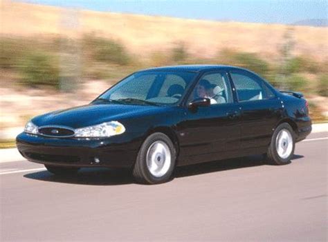 2001 Ford Contour photo