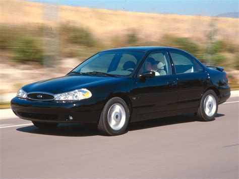 2001 Ford Contour photo