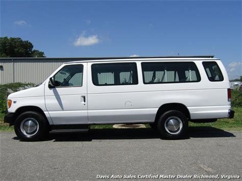 2001 Ford E-350 photo