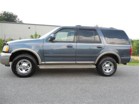 2001 Ford Expedition photo