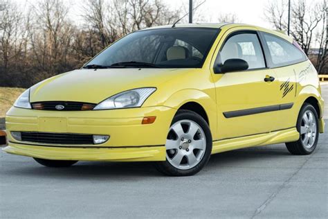 2001 Ford Focus photo