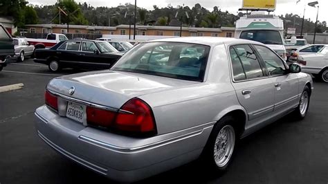 2001 Ford Grand marquis photo