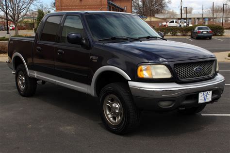 2001 Ford Lariat photo