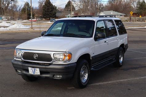 2001 Ford Mountaineer photo