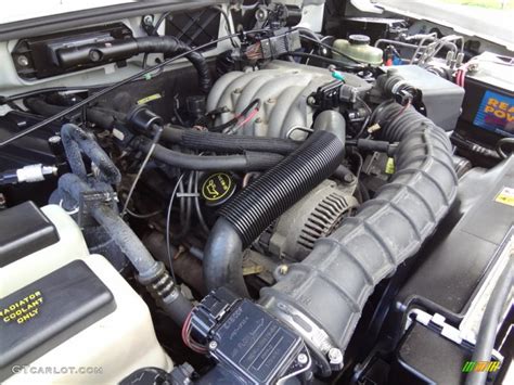 2001 Ford Supercab engine