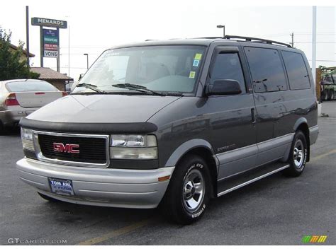 2001 Gmc Safari photo