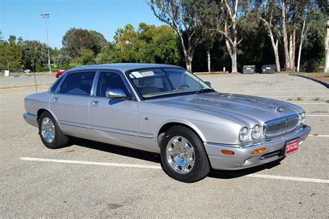 2001 Jaguar Xj8 photo