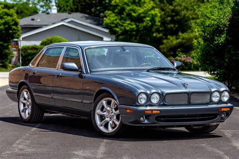 2001 Jaguar Xjr photo