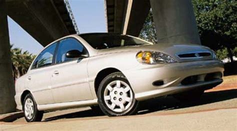 2001 Kia Rio photo