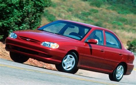 2001 Kia Sephia photo