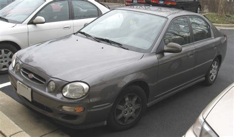 2001 Kia Spectra photo