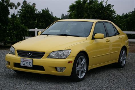 2001 Lexus Is photo